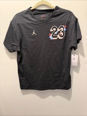 NWT Jordan Sum Blood tee in charcoal size large kids 12-13 years old